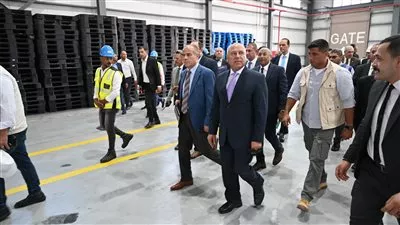 وزير النقل يجري جولة تفقدية موسعة بمشروعات مينائي الإسكندرية والدخيلة