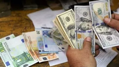 ضبط قضايا إتجار بالنقد الأجنبي بقيمة 3 ملايين جنيه خلال 24 ساعة