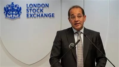 وزير المالية يقرع جرس افتتاح جلسة التداول في بورصة لندن