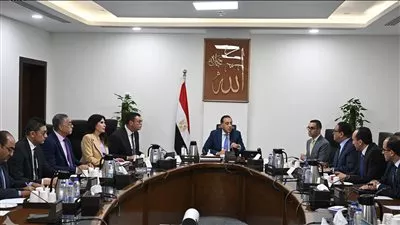 الحكومة تعلن جاهزية النسخة النهائية لمشروع قانون المناطق المركزية للمال والأعمال