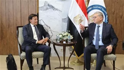  وزير البترول يستعرض خطط «دانا غاز» التنموية بمناطق امتيازها