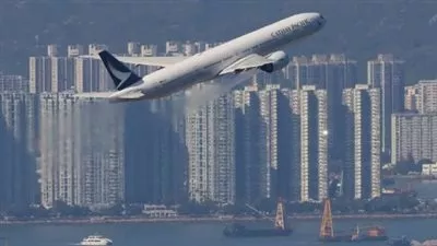 إلغاء أكثر من 200 رحلة طيران بسبب الطقس في هونج كونج