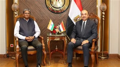 وزير قطاع الأعمال يبحث فرص تعزيز التعاون الصناعي والاستثماري بين مصر والهند 