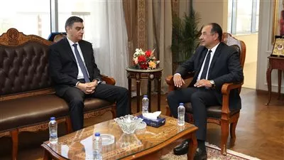 وزير قطاع الأعمال يبحث تعزيز التعاون مع هيئة الشراء الموحد 