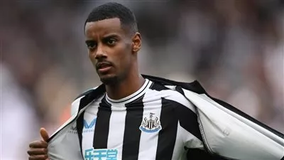 نيوكاسل يعلن إصابة ألكسندر إيساك وغيابه عن جولة آسيا