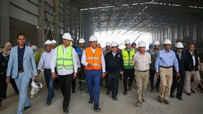 وزير قطاع الأعمال يتابع مشروع إعادة تشغيل مصنع بلوكات الأنود بالعين السخنة