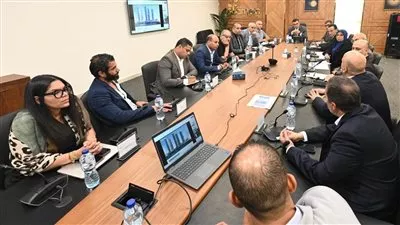 وزير الإسكان يتابع مع شركة HDP موقف مبيعات وتسويق المشروعات بالمدن الجديدة