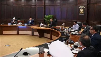 رئيس الوزراء يوجه بإجراء مراجعة شاملة لأعمال الصيانة بجميع الطرق