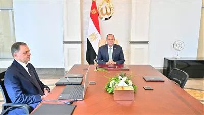 الرئيس السيسي يعقد اجتماعا مع وزير الداخلية