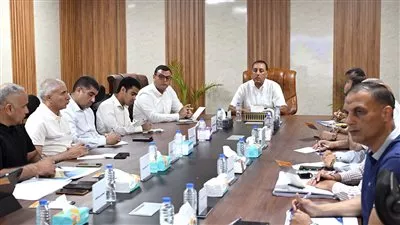 رئيس الوزراء يوجه بالإسراع بمعدلات تنفيذ أعمال الطرق والمرافق بمنطقة شمس الحكمة