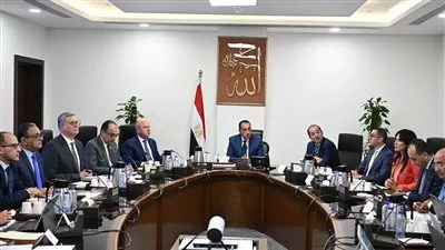 رئيس الوزراء يستعرض الفرص الاستثمارية الجاري التفاوض بشأنها مع دول الخليج