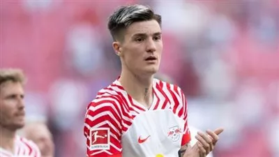 مانشستر يونايتد يعلن التعاقد مع السلوفيني شيشكو حتى عام 2030