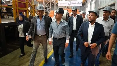 وزير النقل يوجه بدراسة إقامة رصيف شحن بخط سكة حديد العاشر - بلبيس