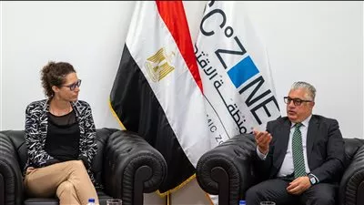 مباحثات مصرية - مجرية للتعاون في توطين صناعة السيارات والسكك الحديدية