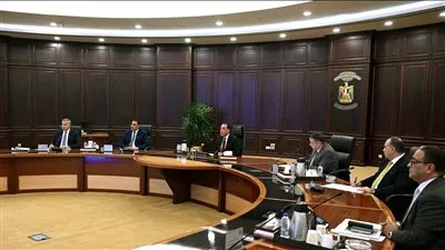 رئيس الوزراء يكلف المحافظين ببدء تشكيل لجان حصر وحدات الإيجار القديم