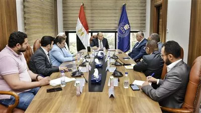 رئيس هيئة الدواء يبحث مع البنك الدولي آليات توطين صناعة المستلزمات الطبية