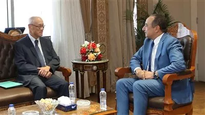 وزير قطاع الأعمال يبحث مع سفير اليابان فرص توطين الصناعة