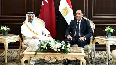 رئيس الوزراء يبحث مع نظيره القطري مجالات التعاون والإستثمار المشترك