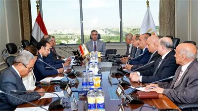 وزير التموين يتابع جهود توافر السلع وضبط الأسواق