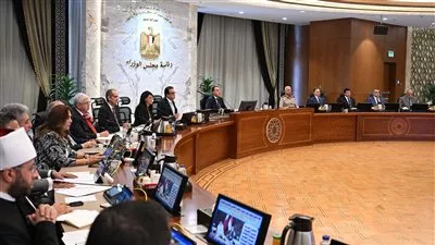 الحكومة تتعاقد مع «دي بي السويدي» لإدارة وتشغيل شبكة القطار الكهربائي السريع