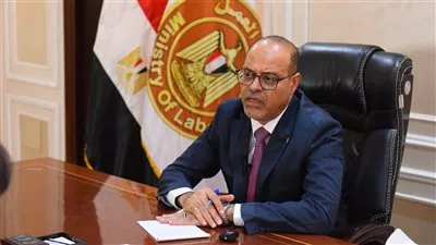 وزارة العمل تعلن عن 4 آلاف وظيفة في 8 محافظات