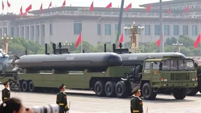 الصين تكشف عن الثالوث النووي خلال عرض يوم النصر العسكري