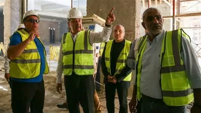 وزير قطاع الأعمال يتابع مستجدات تطوير فندق «شبرد» التاريخي