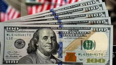 الدولار يهبط مع تزايد توقعات خفض الفائدة الأمريكية