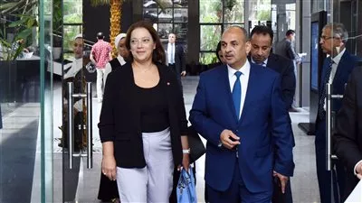 مصر وتونس تبحثان سبل تعزيز التعاون الاستثماري المشترك