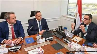 وزير «الإستثمار» يبحث التصنيف الائتماني لمصر مع ستاندرد آند بورز العالمية 