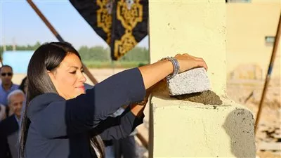 تدشين مصنع لتربية ديدان القز وإنتاج الحرير الطبيعي في قنا