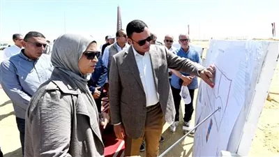 وزير الإسكان يتفقد مشروعات الطرق والمرافق بتوسعات مدينة الشيخ زايد