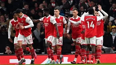 أرسنال يتصدر الدوري الإنجليزي بعد فوزه على نوتنجهام بثلاثية نظيفة