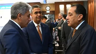 الحكومة تقرر إلغاء رسوم تغيير نشاط الأراضي والمباني إلى فندقي