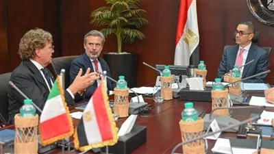 شركة تكنوكاب الإيطالية تخطط لإنشاء مشروع لتجميع ماكينات الكبس في مصر