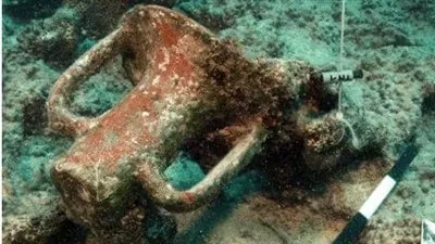 الكشف عن ميناء أثري مغمور بالمياه في الإسكندرية