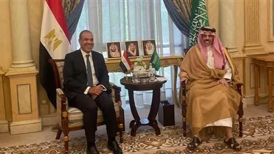 وزير الخارجية يبحث مع نظيره السعودي تعزيز التعاون الأمنى و الاقتصادى بين البلدين 