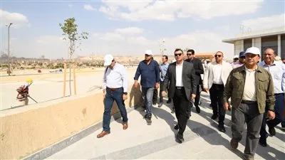وزير الإسكان يتفقد مشروع حدائق «تلال الفسطاط» بمنطقة مصر القديمة