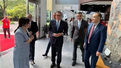 وزير الصحة يبحث مع «Runyes» الصينية توطين صناعة معدات طب الأسنان