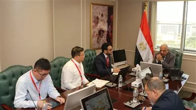 وزير الكهرباء يبحث مع «سانجرو» الصينية التعاون في تصنيع مهمات الطاقة المتجددة