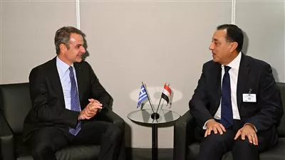 رئيس الوزراء يبحث مع نظيره اليوناني سبل زيادة التعاون الاقتصادي المشترك