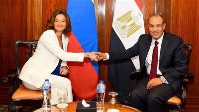 وزير الخارجية يبحث سبل تعزيز التعاون مع سلوفينيا بالمجالات الاقتصادية والتنموية