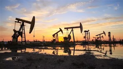 النفط يتراجع لأدنى مستوى خلال 5 أشهر بعد تهديد ترامب للصين