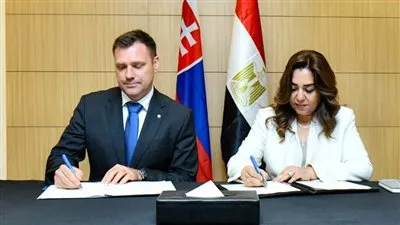 مصر وسلوفاكيا توقعان مذكرة تفاهم للتعاون بمجال حماية البيئة وتغير المناخ