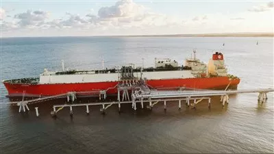 وزارة البترول تٌعلن تصدير شحنة غاز جديدة إلى إيطاليا