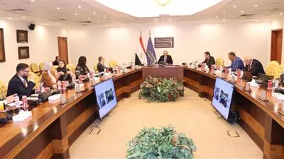 وزير الاتصالات:  وصول عدد محطات المحمول إلى 37 ألف برج عام 2025 