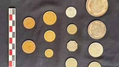 اكتشاف مجموعة عملات تاريخية خلال هدم عقار في الإسكندرية