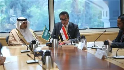 مصر والسعودية تبحثان تعزيز التعاون الصحي المشترك وتوطين الصناعات الدوائية