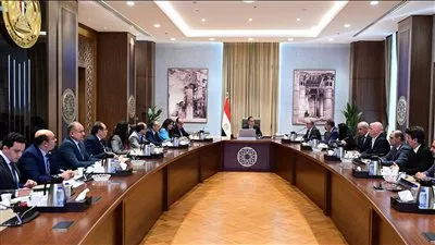 الحكومة تبحث التعاون مع مجموعة «أروجلو» لإدارة وتشغيل مصانع الغزل والنسيج