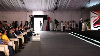 مدبولي يشهد إعادة تشغيل مصنع الشركة المصرية لبلوكات الأنود الكربونية بالسخنة 